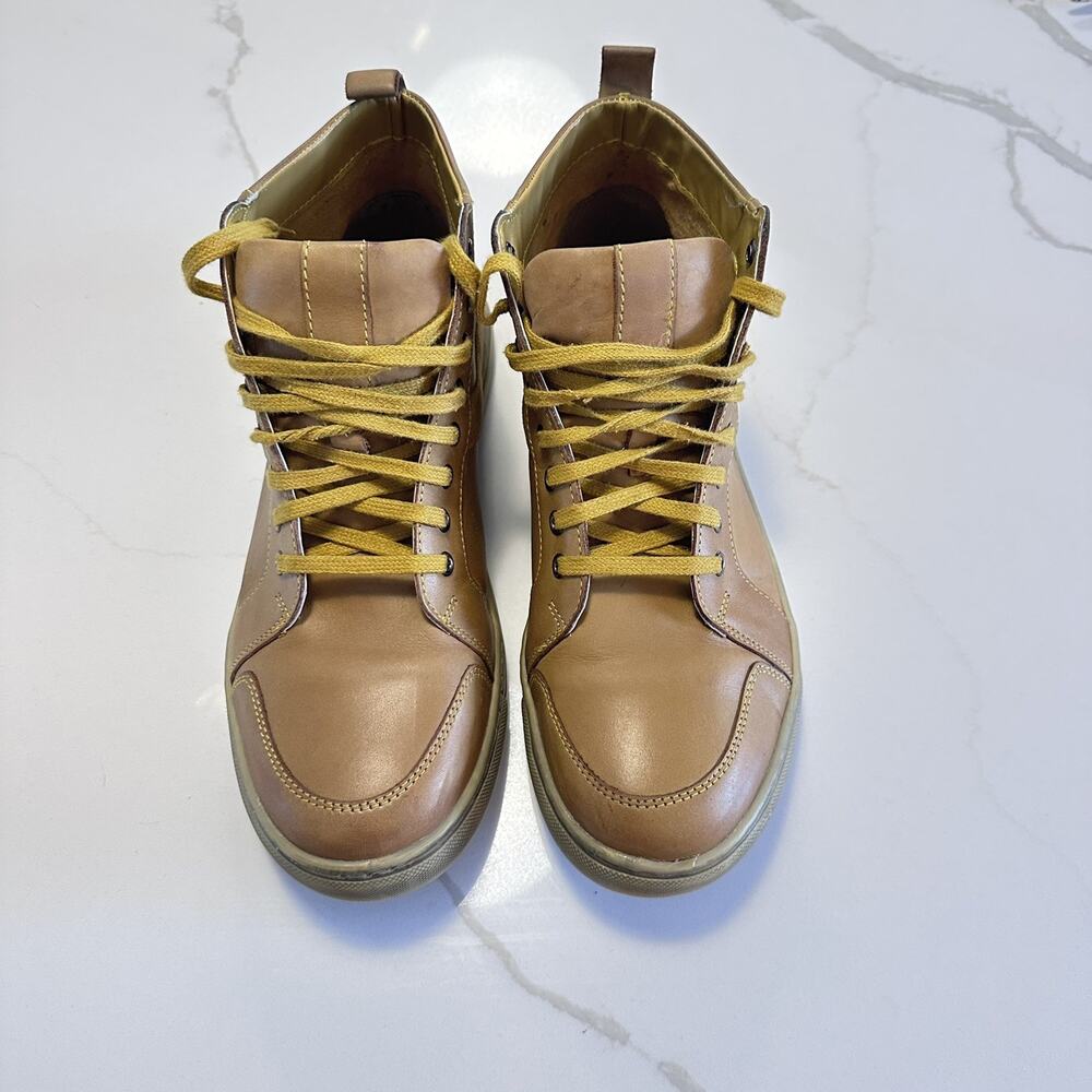 Stacy Adams Men's Winchell Moc Toe Chukka Boot size 9.5 -Antique Gold